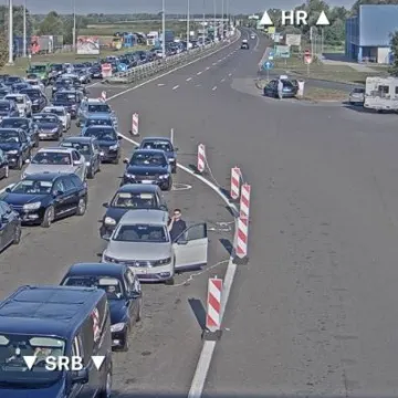 Iz HAK-a upozoravaju: Pojačan je promet, stvara se velika gužva na granici sa susjedima