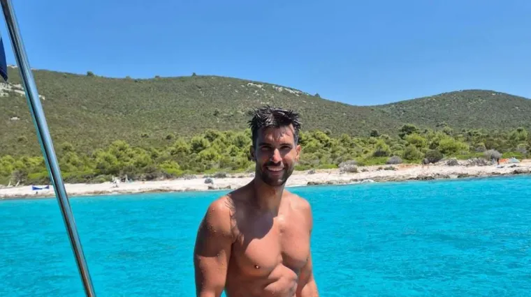 Miloš iz Gospodina Savršenog pokazao isklesano tijelo i top formu: Odmara u 'hrvatskom Monacu'