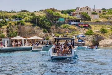 Trudnica doživjela napadaj u uvali na jugu Dalmacije: Prebačena u bolnicu, doznajemo njezino stanje