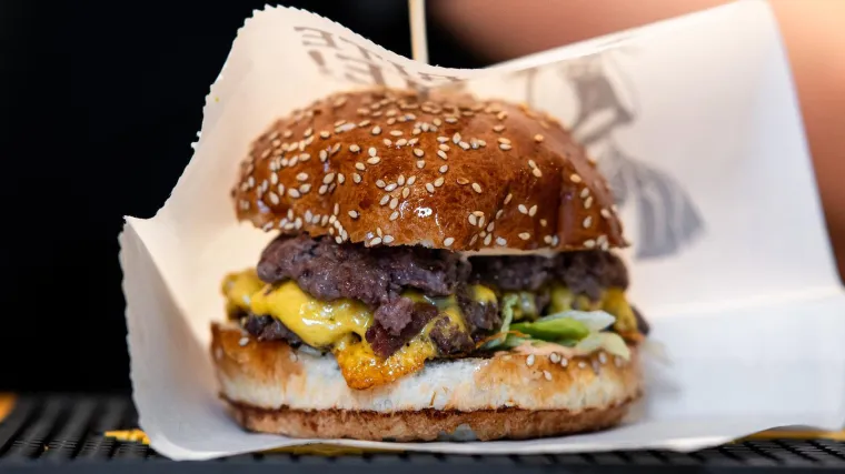Pretilost kod Hrvata raste! Nutricionist: Evo zašto hamburger od 700 kalorija nije vrijedan zalogaja