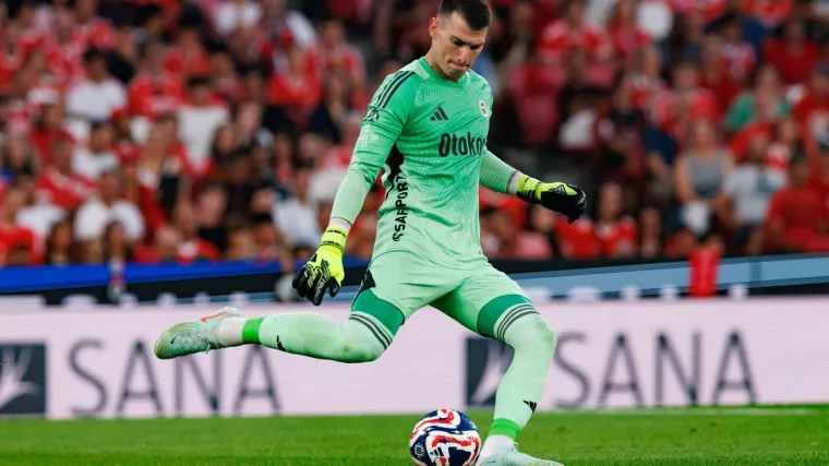 Livaković u ozbiljnom problemu: Fenerbahče mu uništava karijeru