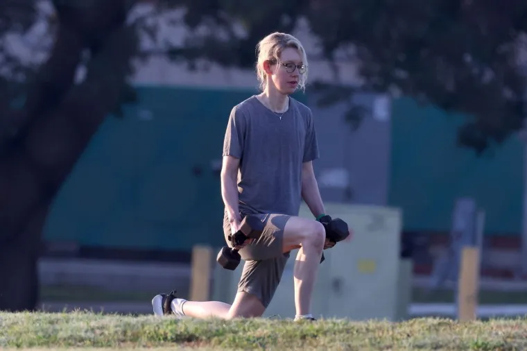 Nekada lice s Forbesa i najmlađa milijarderka, a danas trune u zatvoru: Ovo je njena dnevna rutina