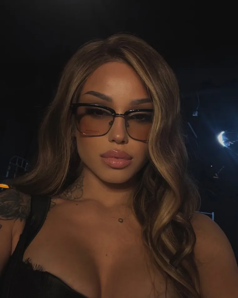 Breskvicu zaprosio dečko na nastupu, uslijedio potez o kojem priča cijela Crna Gora!