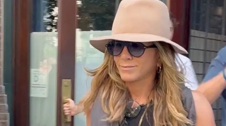 Jennifer Aniston i fitness trener uživaju u luksuznom hotelu, ali o vezi i dalje šute