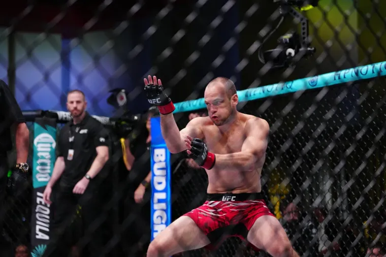 Brutalan nokaut srpskog 'Doktora' u UFC-u: Protivnik izdržao u kavezu samo 63 sekunde