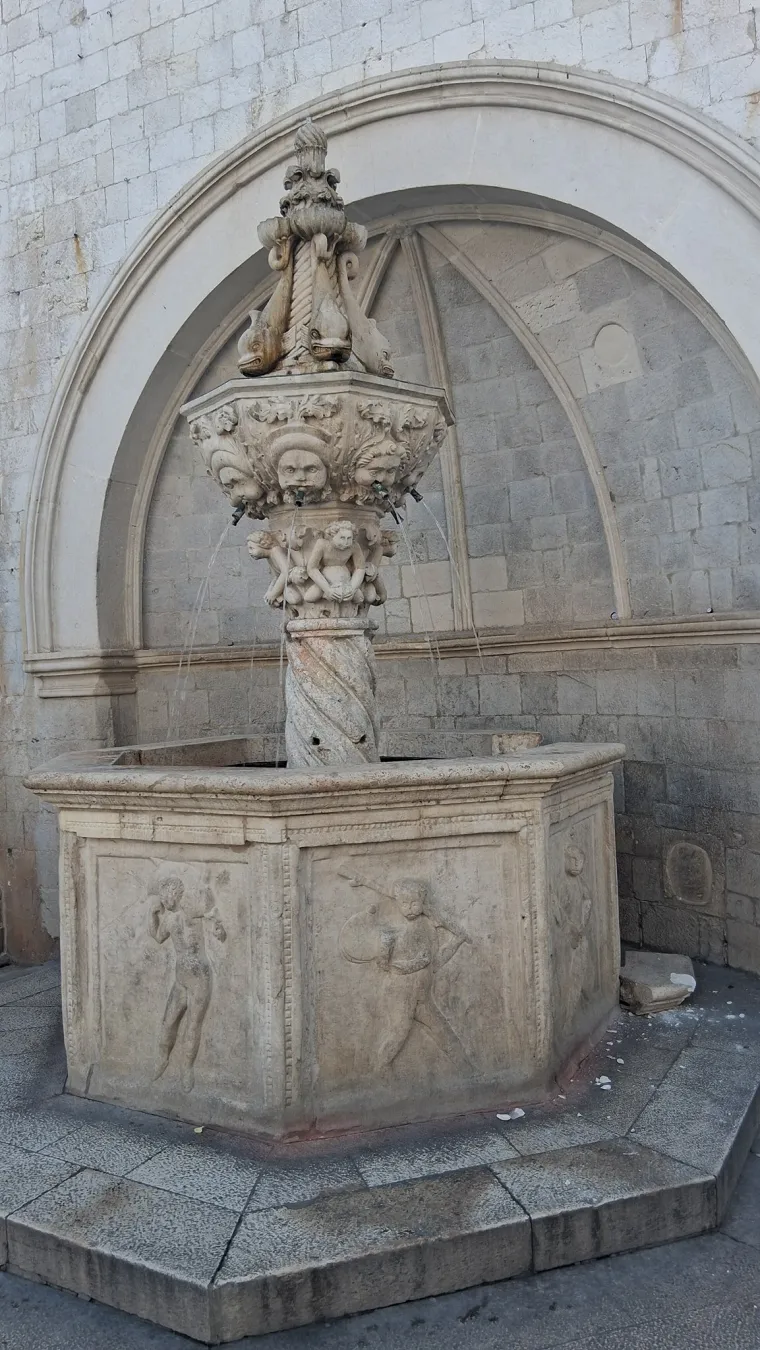 Šokirani vandalskim činom: Oštećen jedan od simbola Dubrovnika