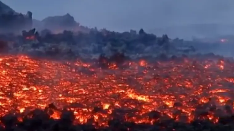 Probudio se vulkanski div Europe: Potekla užarena lava, prizori su zastrašujući