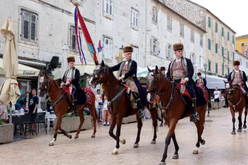 Ništa je neće omesti ove nedjelje: Na Alki se natječe 17 kopljanika, naslov brani Jure Domazet Lošo