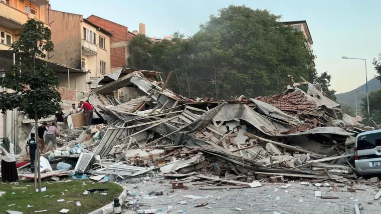 Snažan potres pogodio Tursku! Urušile se zgrade, ima zatrpanih - šire se strašne snimke