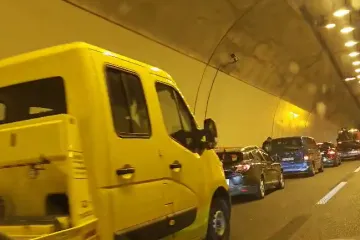 Kaos na cestama! Zbog požara u tunelu Sveti Rok, kilometarske kolone