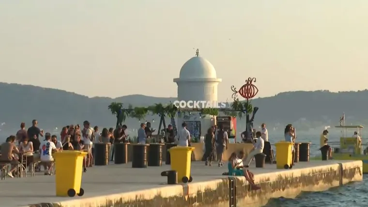 Zadarska riva gori od tradicije: 'Noć punog miseca' donosi fe&scaron;tu okusa i klapske pjesme