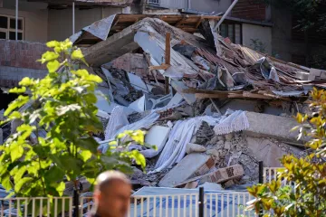 Noć su proveli na otvorenom u strahu od novih potresa: Ipak pogodilo ih je preko 200