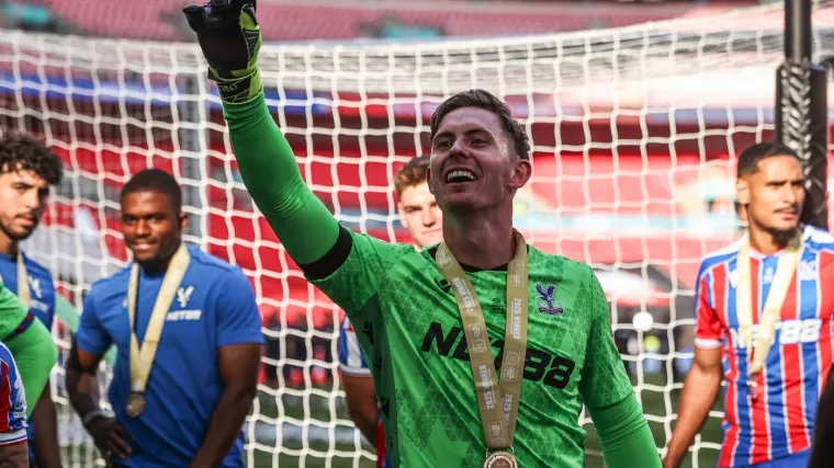 Donio je novi trofej Palaceu pa ušetao u pub i potpuno oduševio navijače