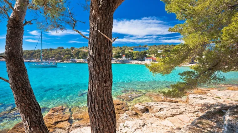 Dalmatinski dragulj savršenog spoja opuštene atmosfere i jednostavnosti dolaska: 'Bajkovito okruženje'