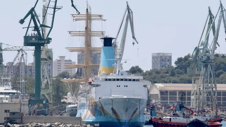 Stigla reakcija iz Brodosplita: Brodu s opasnim azbestom naloženo napuštanje splitskog škvera