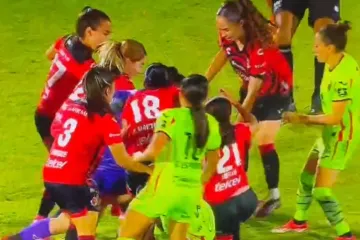 Tučnjava nogometašica kakvu niste vidjeli: Prsti u oči, udaranje, čupanje...