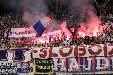 Evo kako su iz Hajduka komentirali Torcidino paljenje zastave i uzvikivanje spornih uzvika