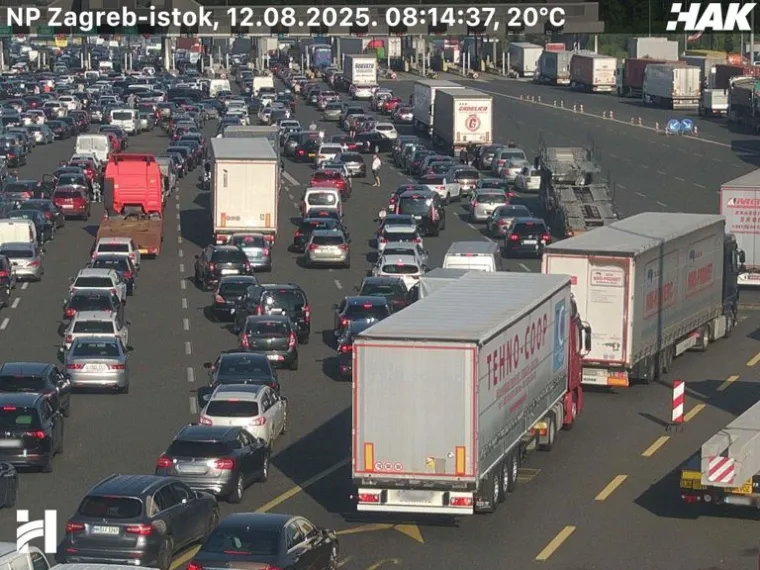 Strašna prometna nesreća na A3: Sudarili se cisterna i pet auta, jedna osoba poginula