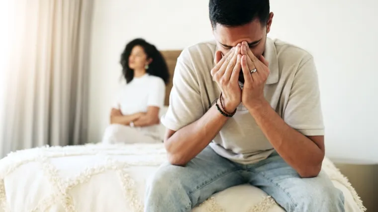 Partner vam se ponaša čudno? Ovo su najveći strahovi s kojima se muškarci suočavaju