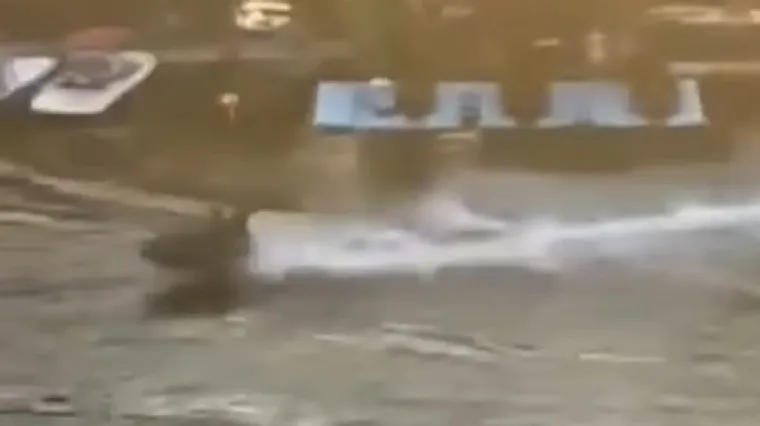 Pijani manijak na skuteru gazio djecu, objavljena uznemirujuća snimka: 'Ubojico!'