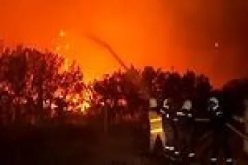 Vatra bijesni, buktinja se širi. Ljudi u očaju gledaju kako guta sve: 'Kao sudnji dan'