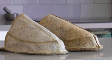 Jeste li spremni za papuče od prašine? On je otvorio usisivač i iskreirao nešto ludo!