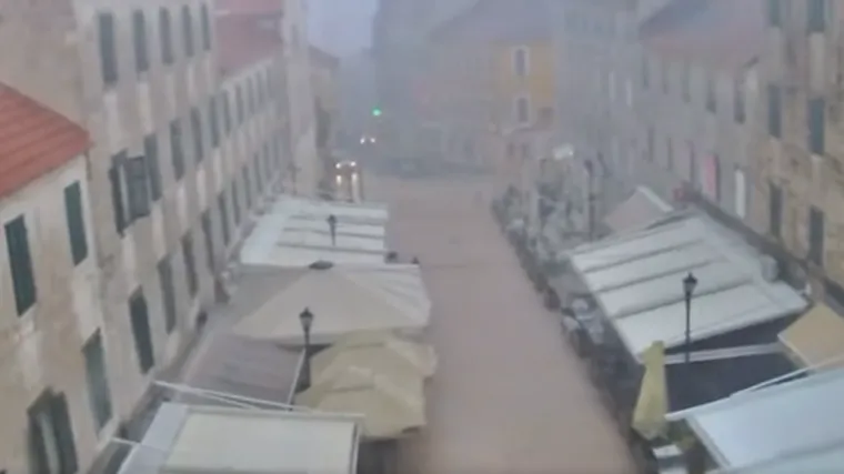 Oluja pogodila Sinj! Opet potekle bujice, temperatura drastična pala
