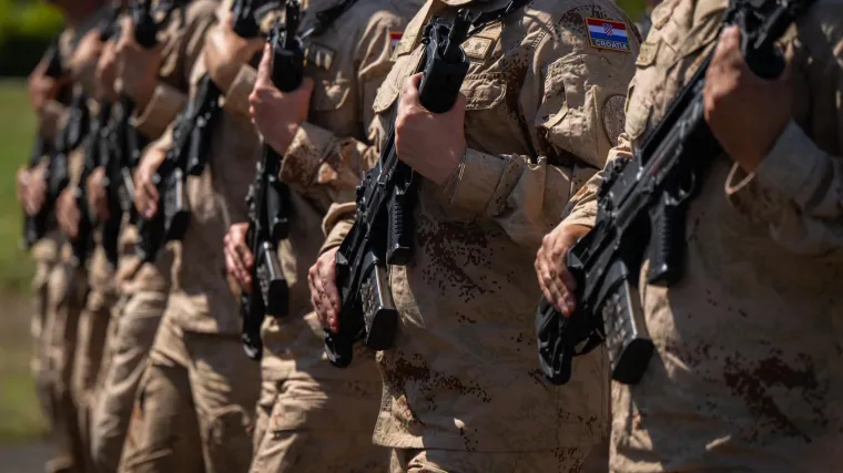 Tko je ovdje heroj, a tko privilegiran? Saborska mirovina i tri puta veća od vojničke!