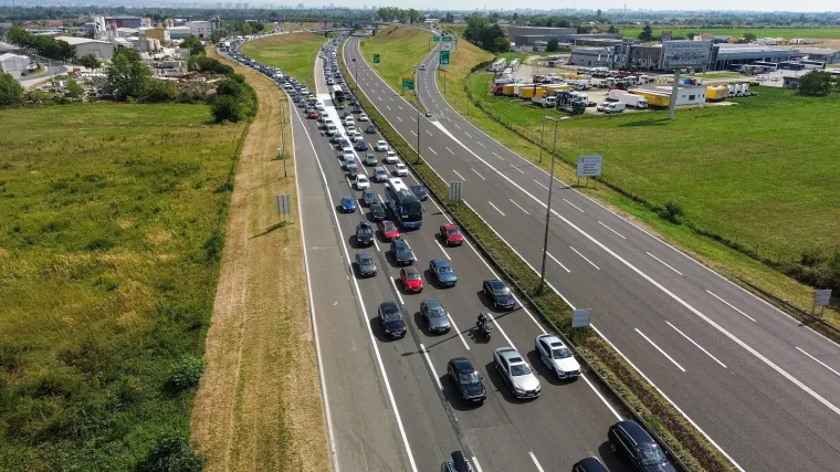 Vodič za preživljavanje na cestama: Pred nama su kolone i velike vrućine, naoružajte se strpljenjem