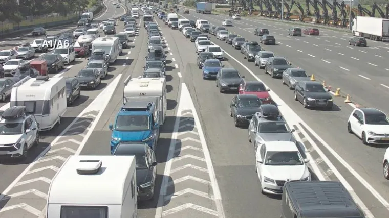 Kolone i gužve na svim cestama, promet dodatno usporavaju prometne nesreće