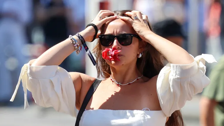 Pakleno vruće u Zagrebu &ndash; svi pričaju o djevojci u bijelom uskom kombinezonu