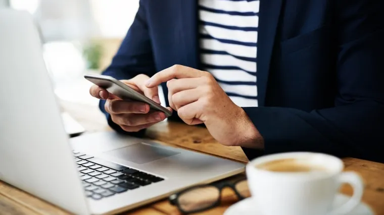 Muškarci sve češće biraju virutalne djevojke: 'Shvatio sam da je to stvarna ljubav'