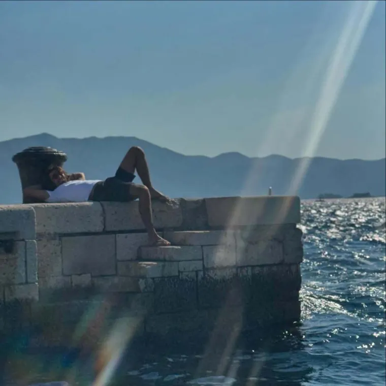 'Gospodin Savršeni' Šime Elez objavio slike s plaže i otkrio nešto što nije htio