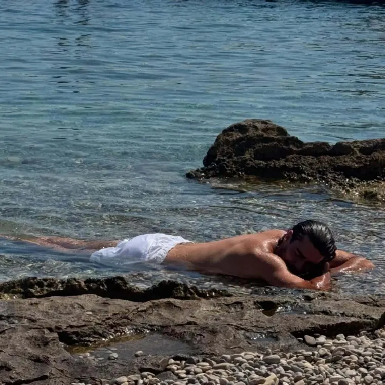 'Gospodin Savršeni' Šime Elez objavio slike s plaže i otkrio nešto što nije htio
