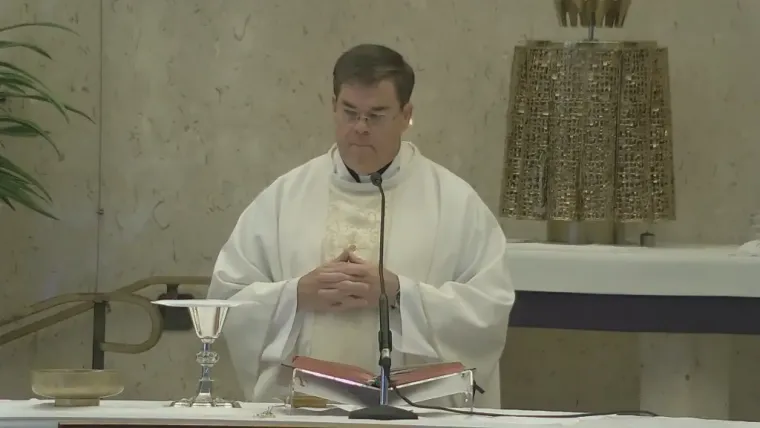 Svećenik optužen da je godinama spavao s maloljetnom striptizetom: Plaćao joj stotine tisuća dolara za &scaron;utnju?