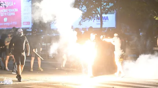 Pogledajte krš i lom u Srbiji: Tisuće građana sukobilo se s policijom u najvećim prosvjedima dosad