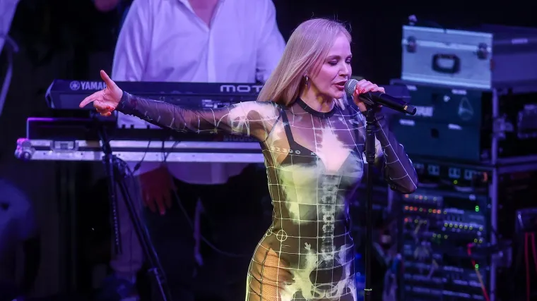 Carevo novo ruho: Prozirna haljina Jelene Rozge vrijedi pravo bogatstvo, a stoji joj kao salivena