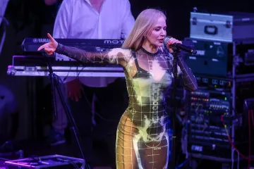 Carevo novo ruho: Prozirna haljina Jelene Rozge vrijedi pravo bogatstvo, a stoji joj kao salivena