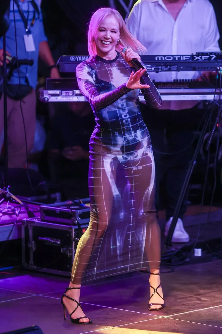 Carevo novo ruho: Prozirna haljina Jelene Rozge vrijedi pravo bogatstvo, a stoji joj kao salivena