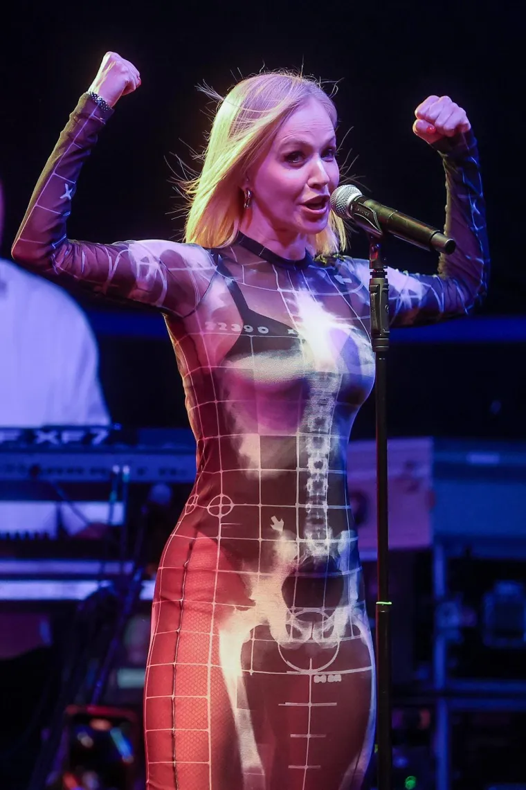 Carevo novo ruho: Prozirna haljina Jelene Rozge vrijedi pravo bogatstvo, a stoji joj kao salivena