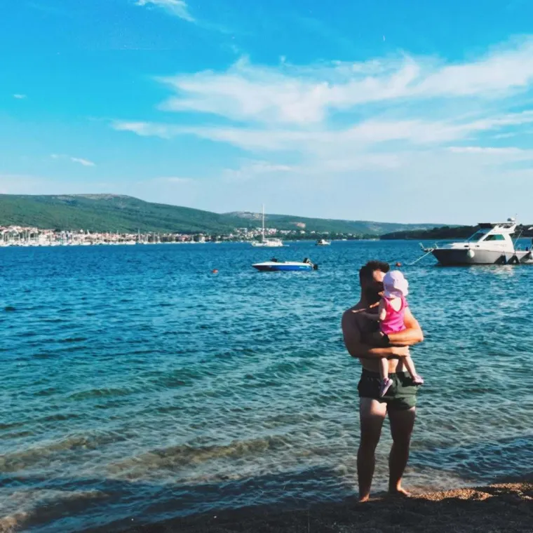 Matija Cvek podijelio fotografije s odmora: 'Godišnji s frendicom'