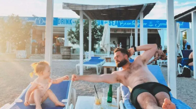 Matija Cvek podijelio fotografije s odmora: 'Godišnji s frendicom'