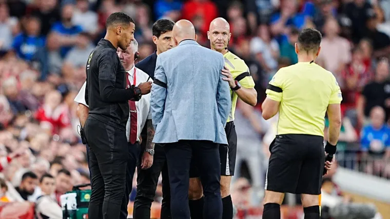 Utakmica Liverpoola i Bournemoutha prekinuta je na nekoliko minuta, razlog je za osudu