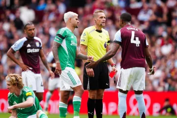 Nije bilo vatrometa na početku subotnjeg programa u Premier ligi