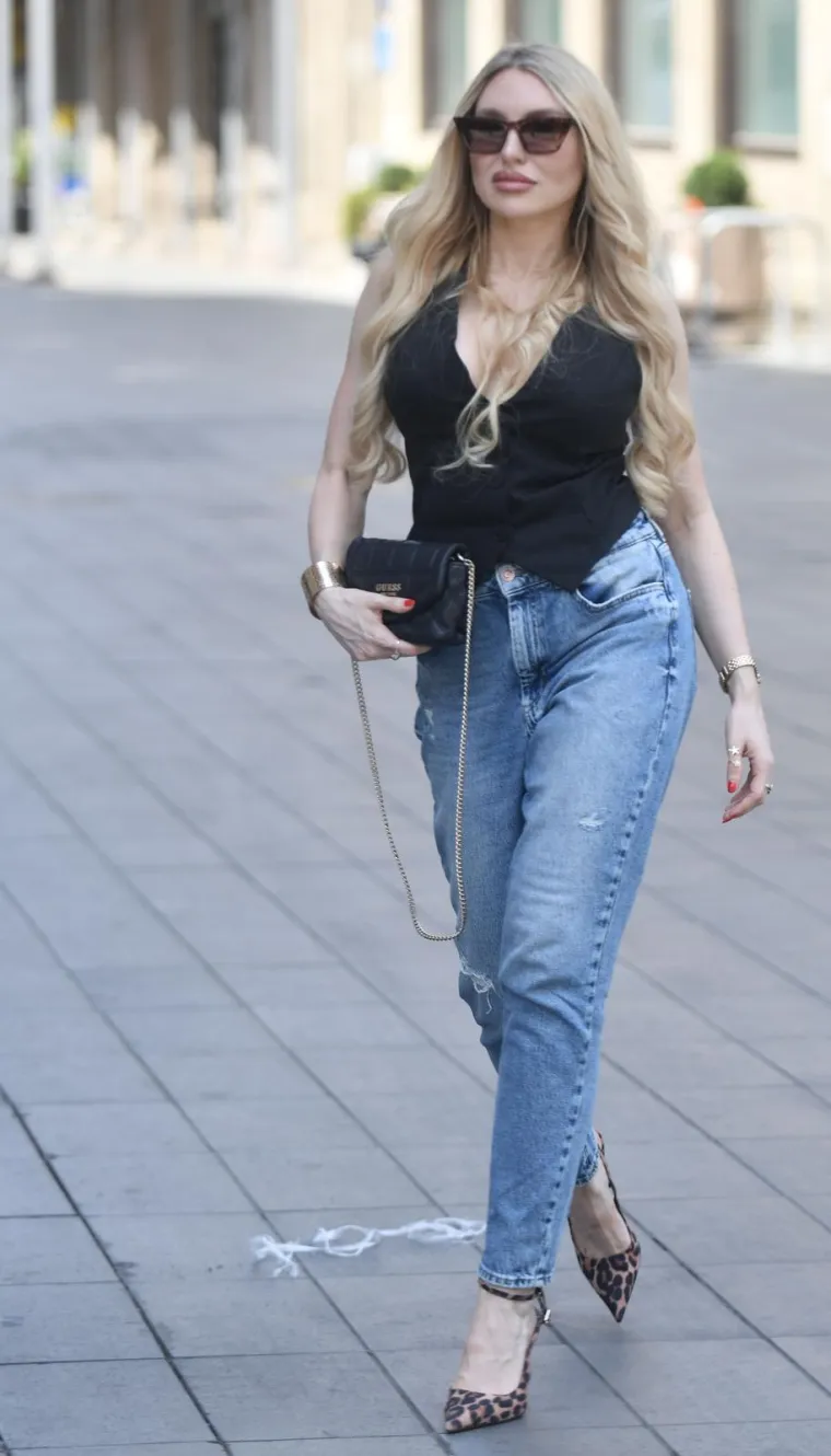 Subotnja špica u Zagrebu u znaku Petre Meštrić: Naočale, leopard sandale i totalni wow efekt