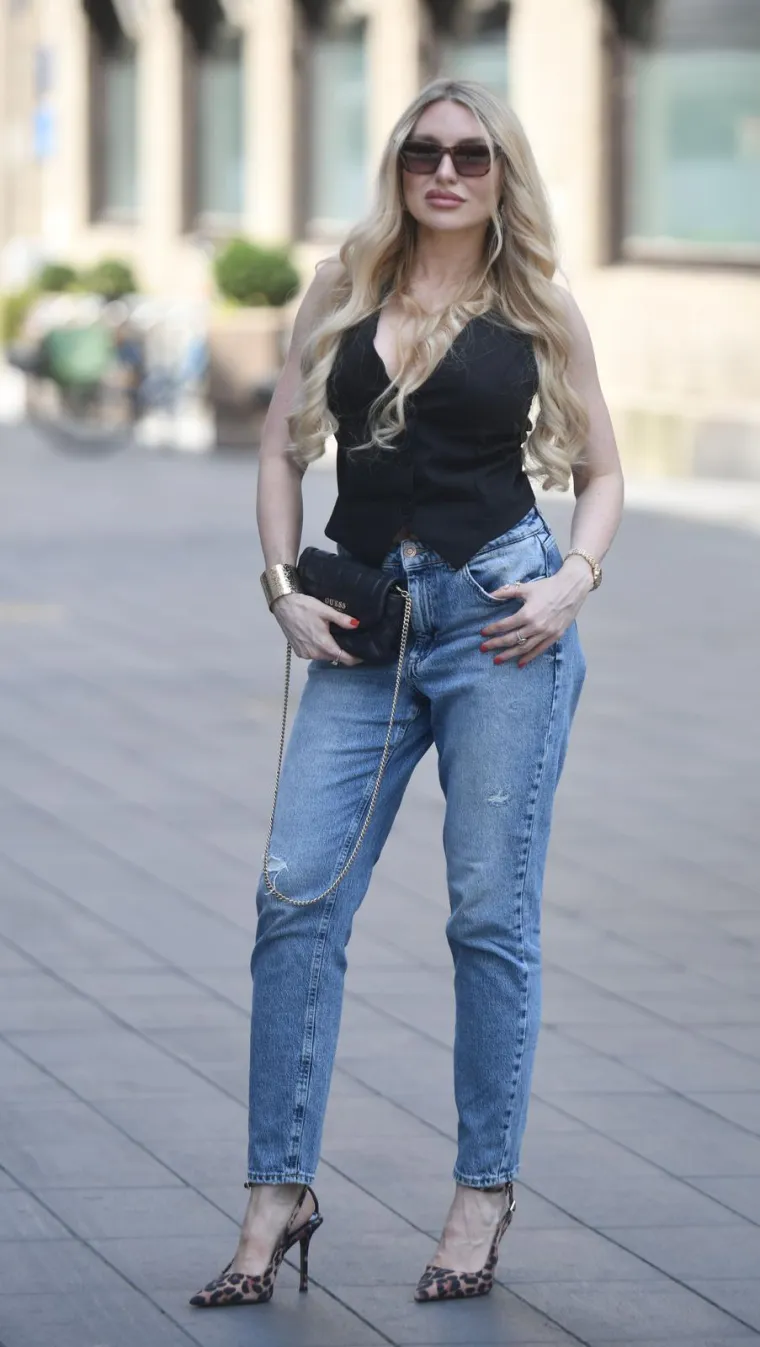 Subotnja špica u Zagrebu u znaku Petre Meštrić: Naočale, leopard sandale i totalni wow efekt