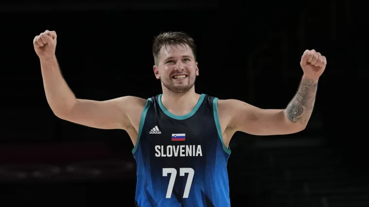 Šok za Slovence: Dončić briljirao u prvom poluvremenu pa zbog ozljede morao napustiti parket