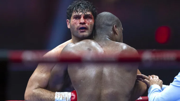 Čudesni Hrgović pobijedio opasnog Adeleyeija! Dugo će se još pričati o ovom krvavom meču