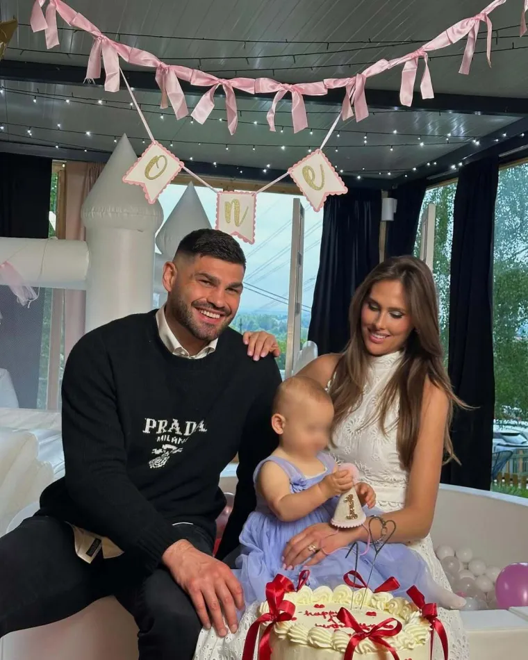 Uz Filipa Hrgovića uvijek stoji njegov anđeo: Ovo je njegova prelijepa supruga Marinela