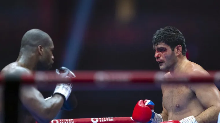 [18+]: Hrgovićev meč zamalo prekinut zbog stravične ozljede! Prizor nije za slabije